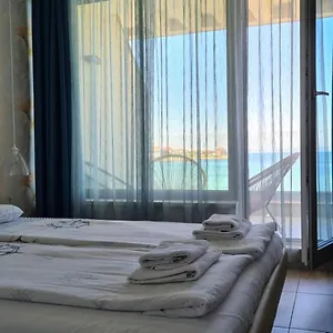 Flora Guest house